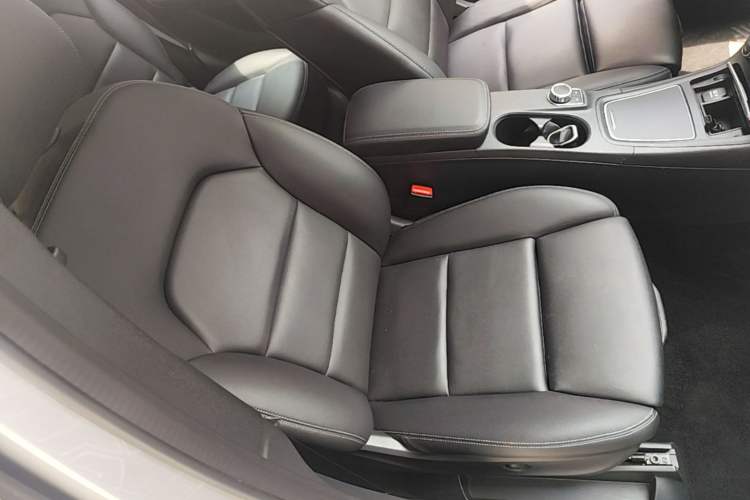Used Mercedes-Benz B-Class 2019 B 200 Fashion Model Right Front Seat