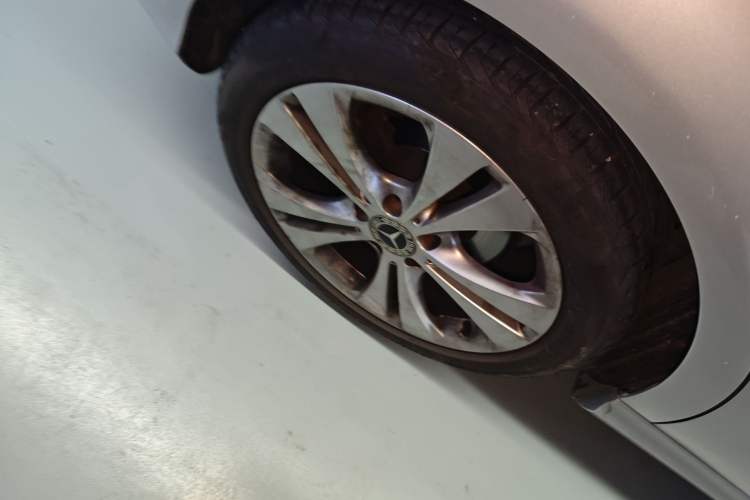 Used Mercedes-Benz B-Class 2019 B 200 Sport Edition Right Rear Wheel Hub