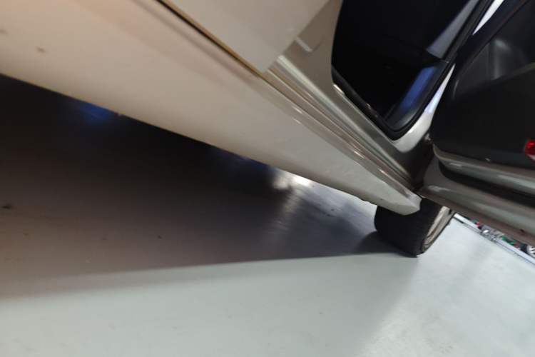 Used Mercedes-Benz B-Class 2019 B 200 Sport Edition Right Side Sill
