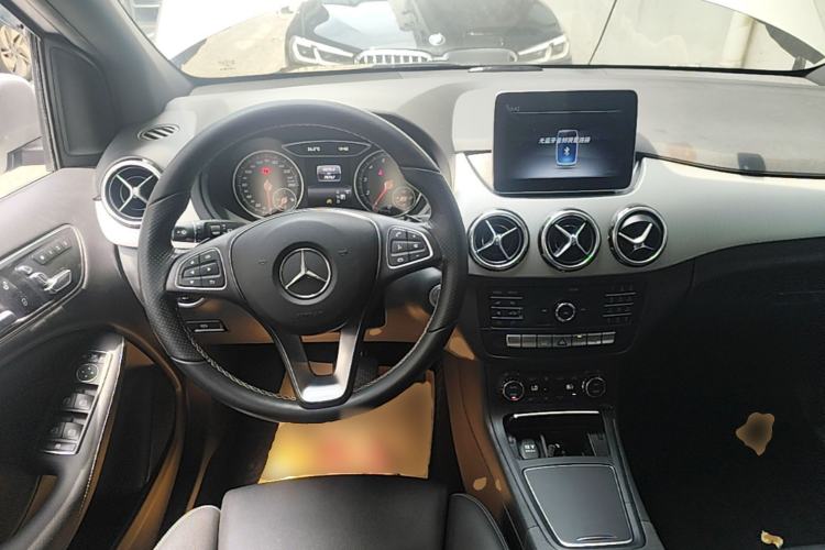Used Mercedes-Benz B-Class 2019 B 200 Fashion Model Steering Wheel