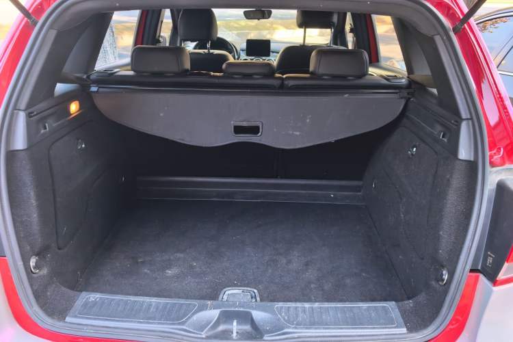 Used Mercedes-Benz B-Class 2019 B 200 Sport Edition Trunk