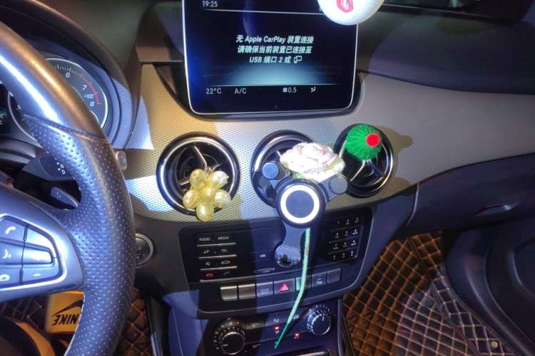 Used Mercedes-Benz B-Class 2019 B 200 Sport Edition Audio And AC Panel