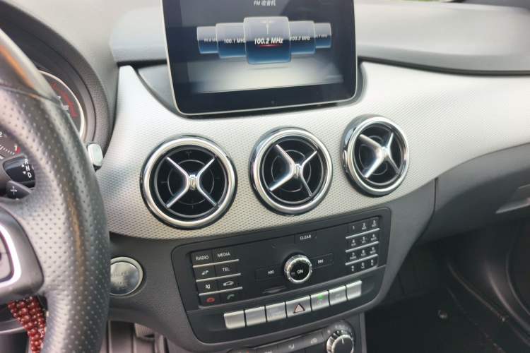 Used Mercedes-Benz B-Class 2019 B 200 Sport Edition Audio And AC Panel