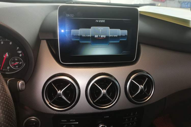 Used Mercedes-Benz B-Class 2019 B 200 Sport Edition Audio And AC Panel