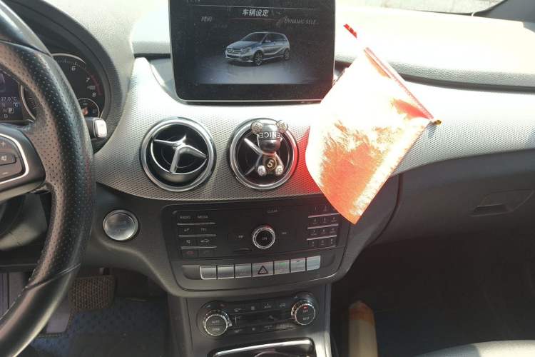 Used Mercedes-Benz B-Class 2019 B 200 Fashion Model Audio And AC Panel