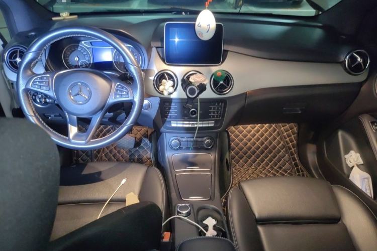 Used Mercedes-Benz B-Class 2019 B 200 Sport Edition Center Console