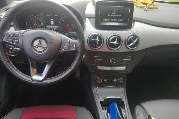 Used Mercedes-Benz B-Class 2019 B 200 Fashion Model Center Console