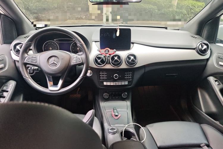 Used Mercedes-Benz B-Class 2019 B 200 Fashion Model Center Console