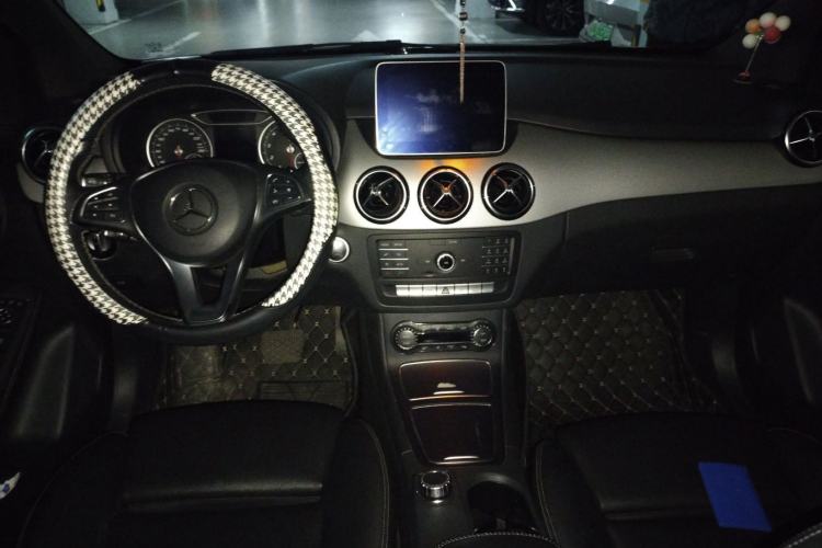 Used Mercedes-Benz B-Class 2019 B 200 Fashion Model Center Console