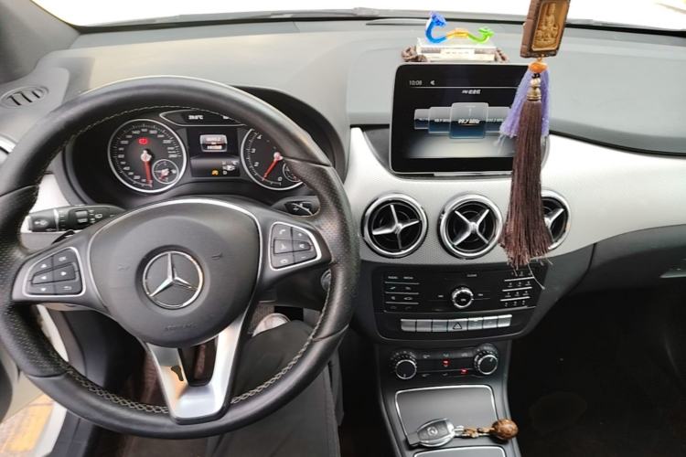 Used Mercedes-Benz B-Class 2019 B 200 Sport Edition Center Console