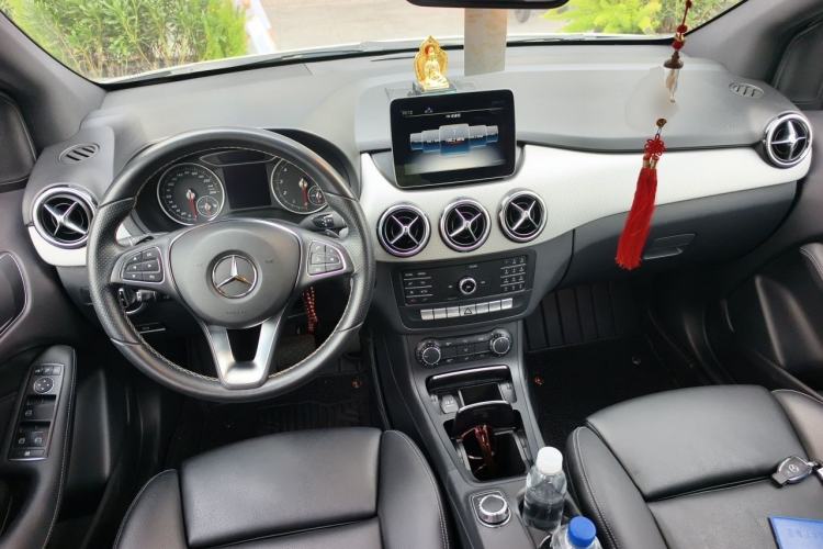 Used Mercedes-Benz B-Class 2019 B 200 Sport Edition Center Console