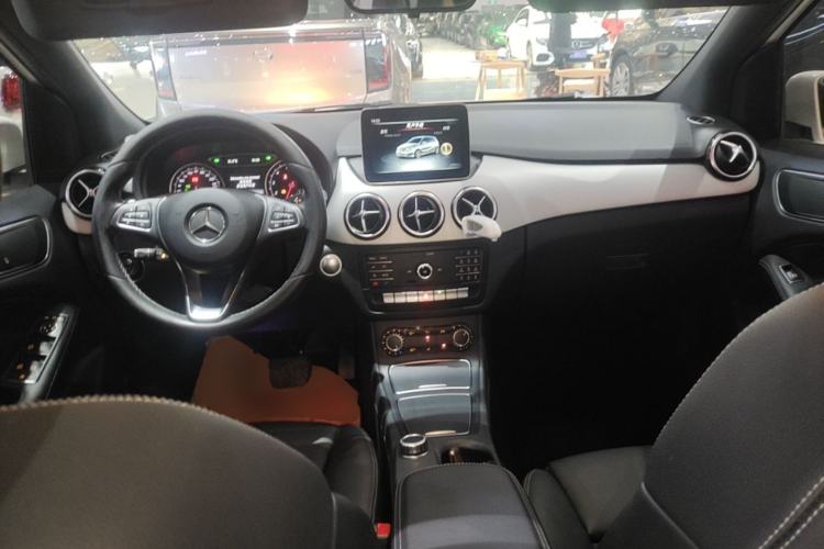 Used Mercedes-Benz B-Class 2019 B 200 Sport Edition Center Console