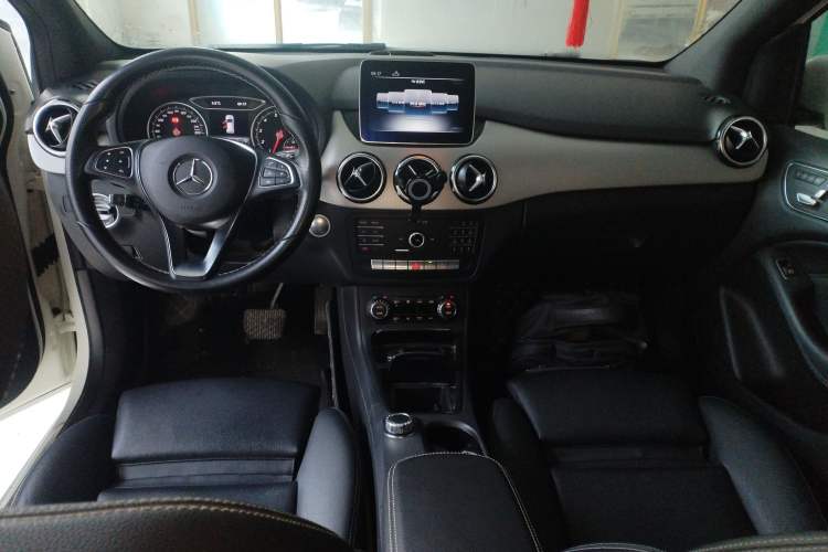Used Mercedes-Benz B-Class 2019 B 200 Fashion Model Center Console