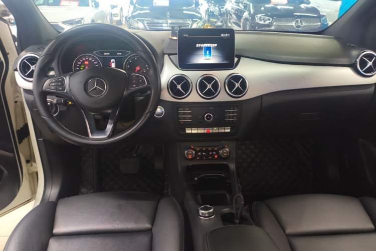 Used Mercedes-Benz B-Class 2019 B 200 Fashion Model Center Console