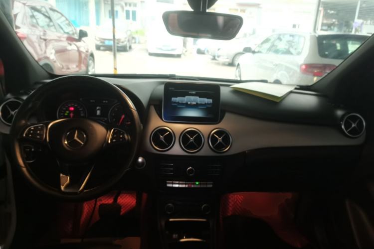 Used Mercedes-Benz B-Class 2019 B 200 Sport Edition Center Console