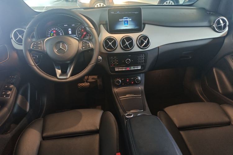 Used Mercedes-Benz B-Class 2019 B 200 Sport Edition Center Console