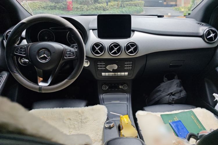 Used Mercedes-Benz B-Class 2019 B 200 Fashion Model Center Console