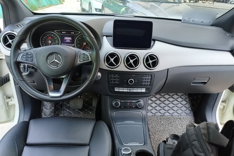 Used Mercedes-Benz B-Class 2019 B 200 Sport Edition Center Console