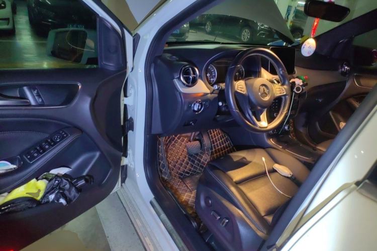 Used Mercedes-Benz B-Class 2019 B 200 Sport Edition Driver Seat