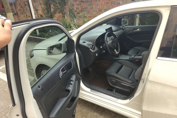 Used Mercedes-Benz B-Class 2019 B 200 Sport Edition Driver Seat