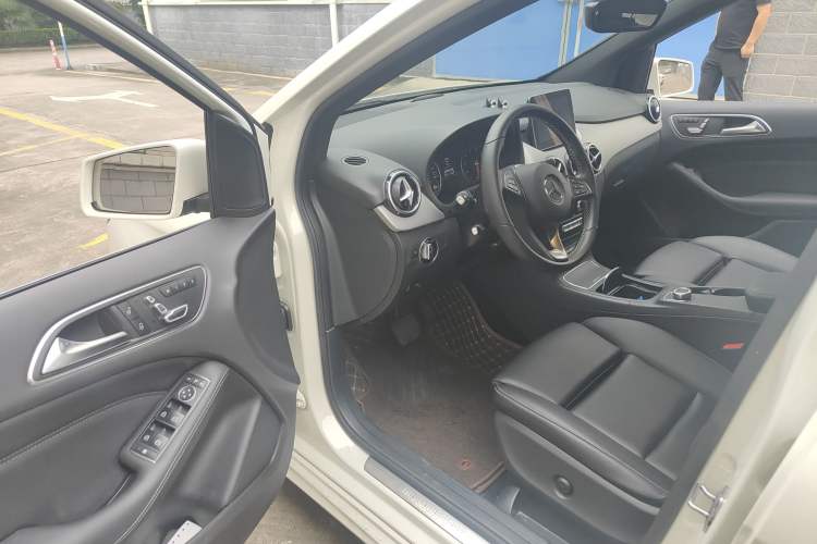 Used Mercedes-Benz B-Class 2019 B 200 Fashion Model Driver Seat