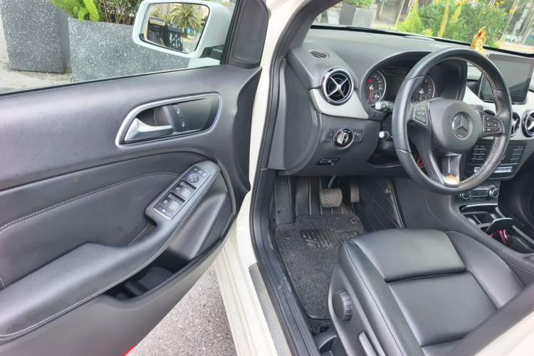 Used Mercedes-Benz B-Class 2019 B 200 Sport Edition Driver Seat