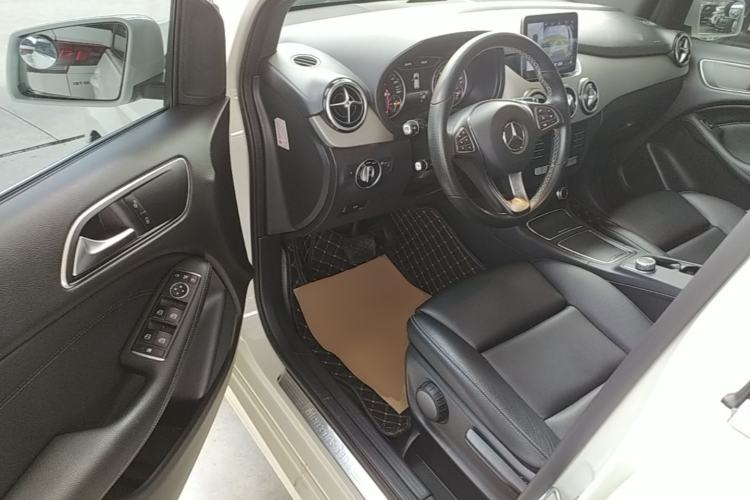 Used Mercedes-Benz B-Class 2019 B 200 Sport Edition Driver Seat