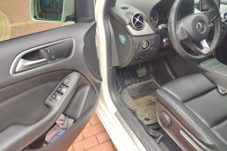 Used Mercedes-Benz B-Class 2019 B 200 Sport Edition Driver Seat