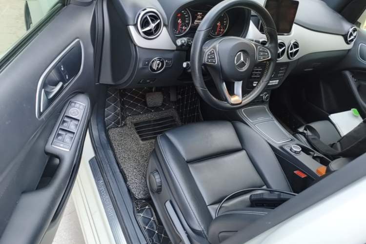 Used Mercedes-Benz B-Class 2019 B 200 Sport Edition Driver Seat