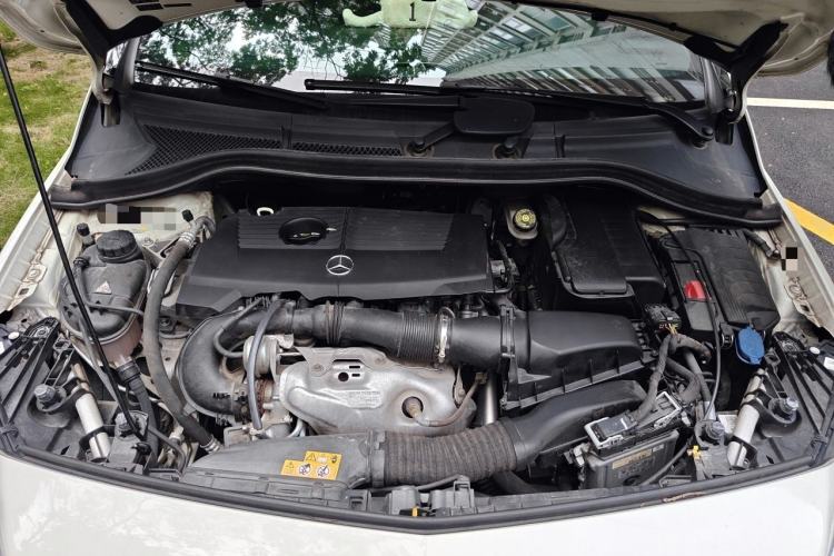 Used Mercedes-Benz B-Class 2019 B 200 Fashion Model Engine Bay