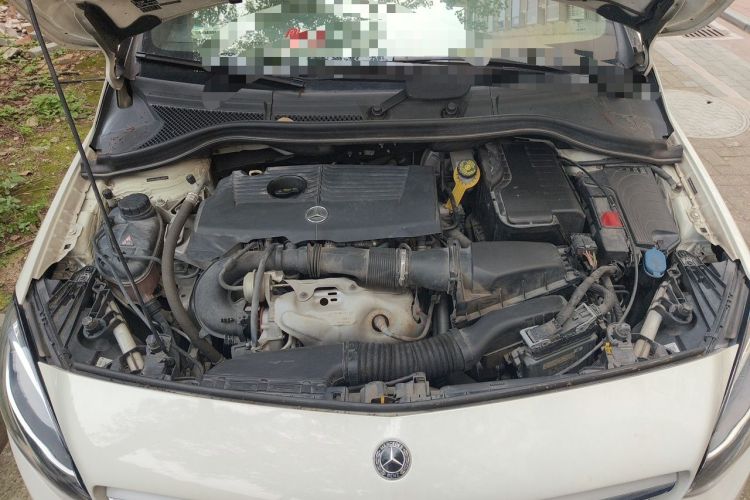 Used Mercedes-Benz B-Class 2019 B 200 Sport Edition Engine Bay