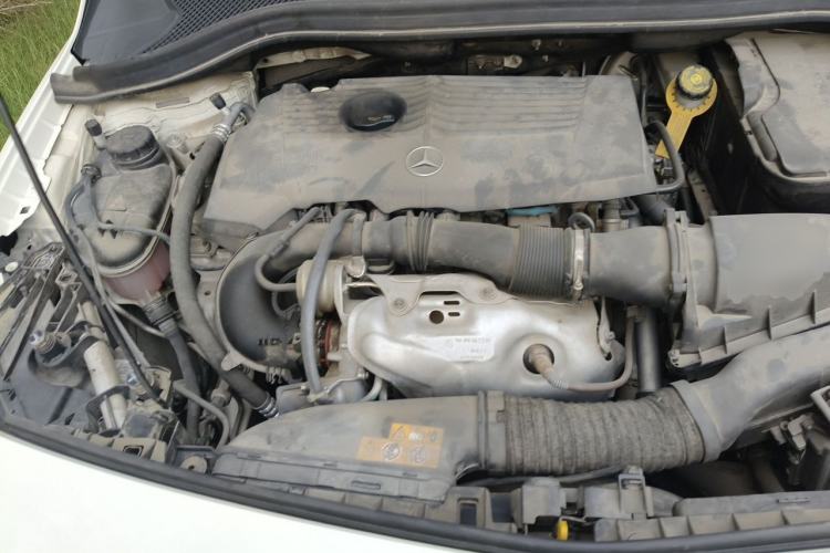 Used Mercedes-Benz B-Class 2019 B 200 Fashion Model Engine Bay