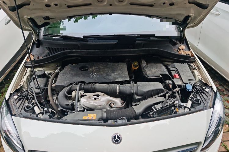 Used Mercedes-Benz B-Class 2019 B 200 Fashion Model Engine Bay