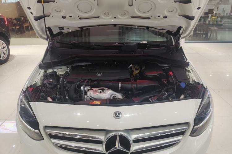 Used Mercedes-Benz B-Class 2019 B 200 Sport Edition Engine Bay