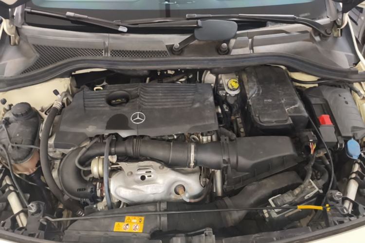 Used Mercedes-Benz B-Class 2019 B 200 Fashion Model Engine Bay