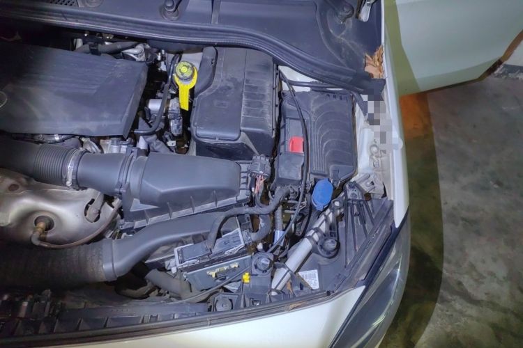 Used Mercedes-Benz B-Class 2019 B 200 Sport Edition Engine Bay Left