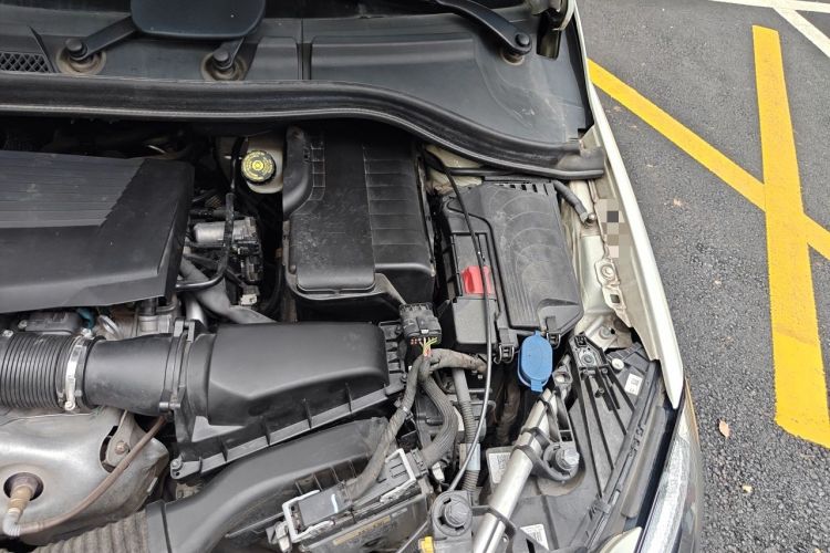 Used Mercedes-Benz B-Class 2019 B 200 Fashion Model Engine Bay Left
