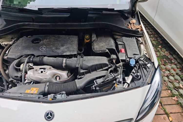 Used Mercedes-Benz B-Class 2019 B 200 Fashion Model Engine Bay Left