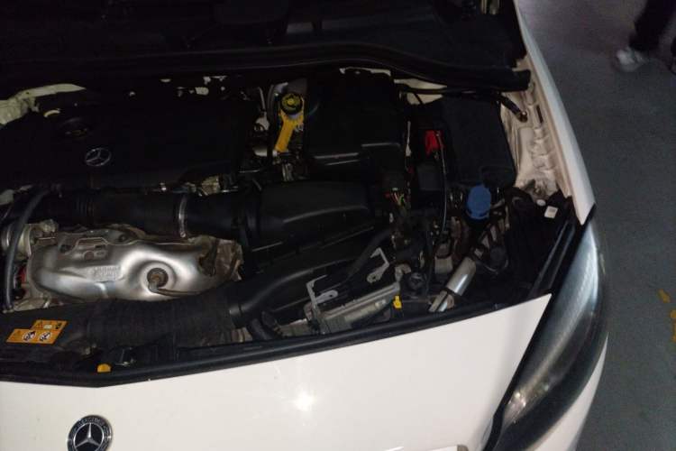 Used Mercedes-Benz B-Class 2019 B 200 Fashion Model Engine Bay Left