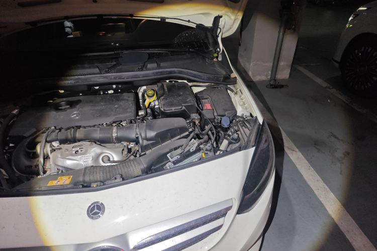 Used Mercedes-Benz B-Class 2019 B 200 Sport Edition Engine Bay Left