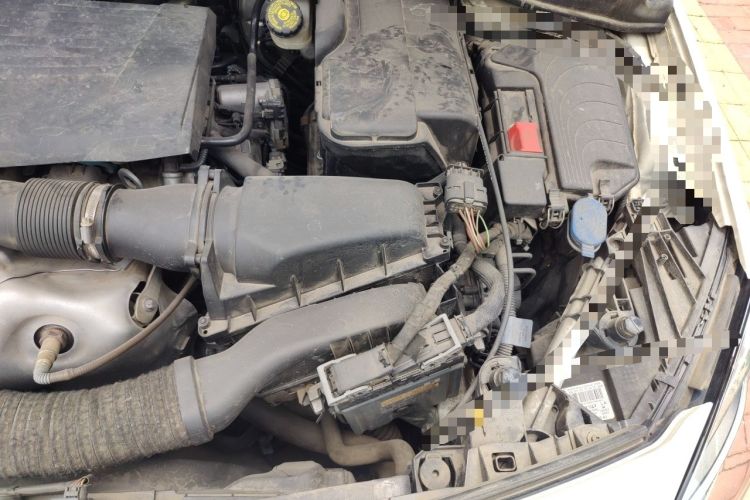 Used Mercedes-Benz B-Class 2019 B 200 Sport Edition Engine Bay Left