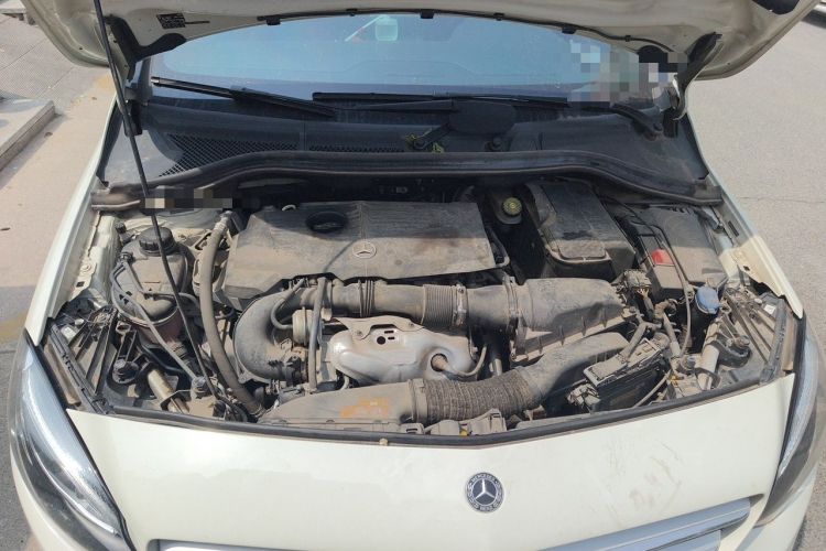 Used Mercedes-Benz B-Class 2019 B 200 Fashion Model Engine Bay