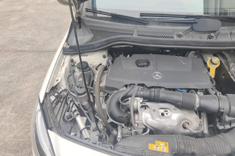 Used Mercedes-Benz B-Class 2019 B 200 Fashion Model Engine Bay Right