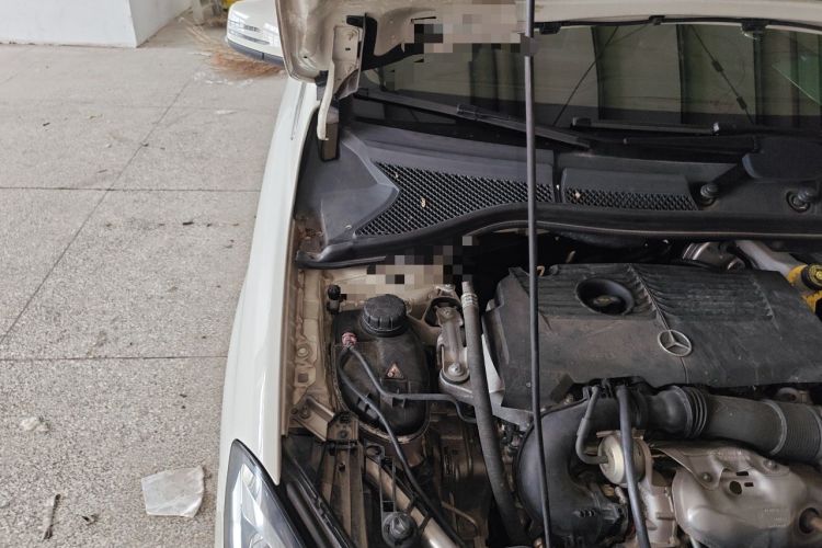 Used Mercedes-Benz B-Class 2019 B 200 Sport Edition Engine Bay Right