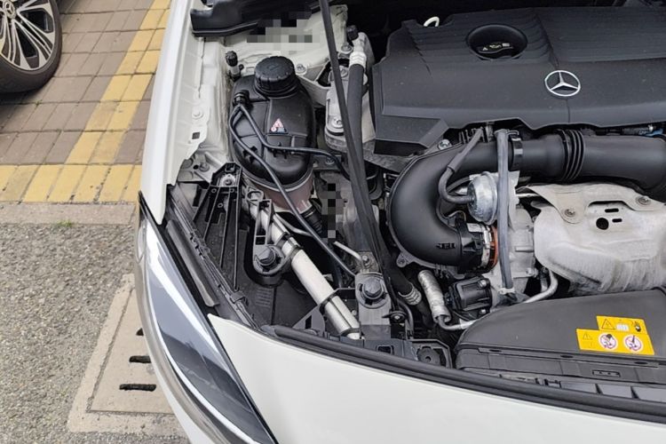 Used Mercedes-Benz B-Class 2019 B 200 Sport Edition Engine Bay Right