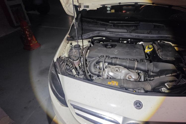 Used Mercedes-Benz B-Class 2019 B 200 Sport Edition Engine Bay Right