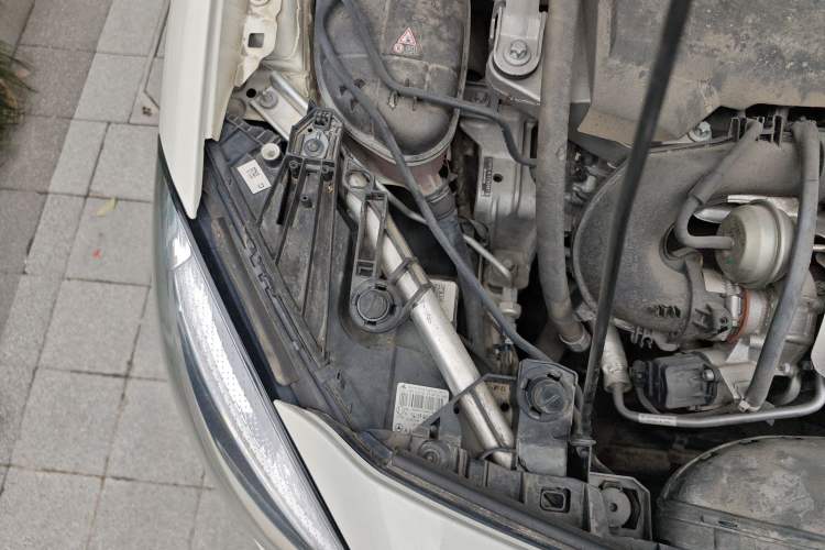 Used Mercedes-Benz B-Class 2019 B 200 Fashion Model Engine Bay Right