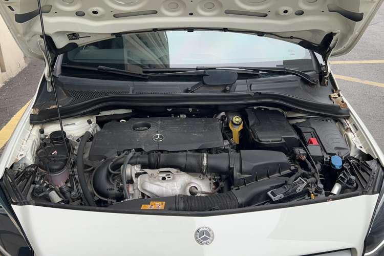 Used Mercedes-Benz B-Class 2019 B 200 Sport Edition Engine Bay