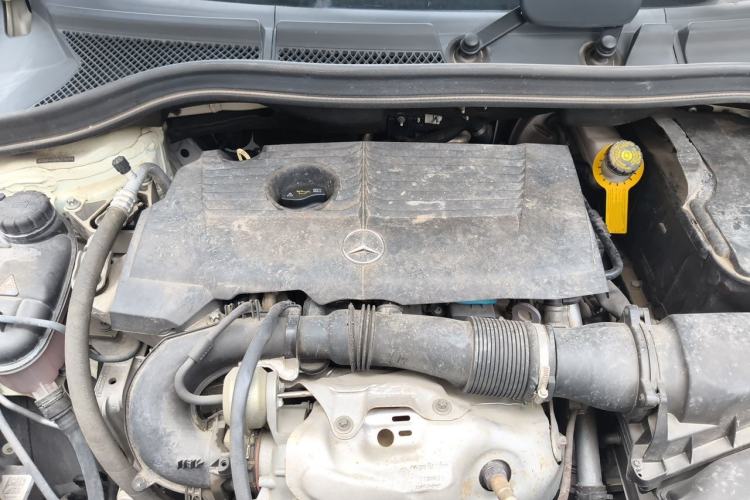 Used Mercedes-Benz B-Class 2019 B 200 Fashion Model Engine Bay