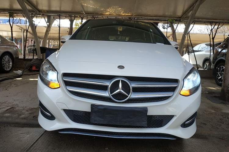 Used Mercedes-Benz B-Class 2019 B 200 Sport Edition Exterior 1